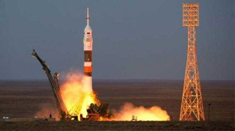 Hindistan Bile Uzaya Roketi Fırlattı