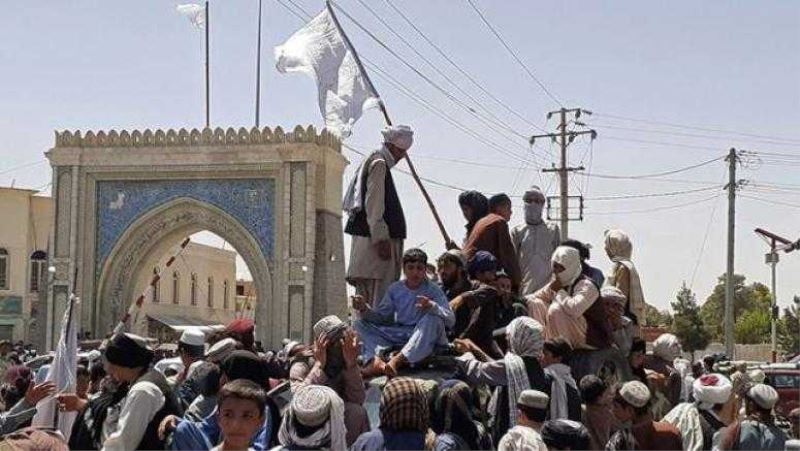 Taliban, ülkenin adını Afganistan İslam Emirliği olarak değiştiriyor