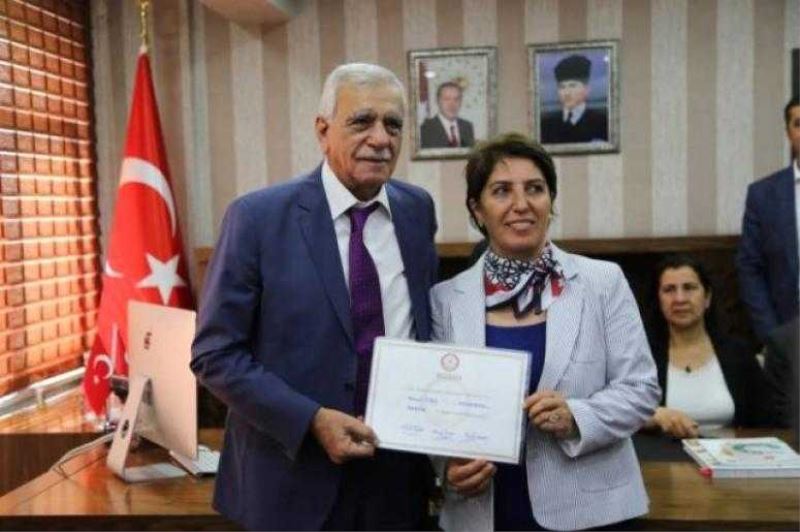 Ahmet Türk, Söz Vererek Mazbatasını Aldı