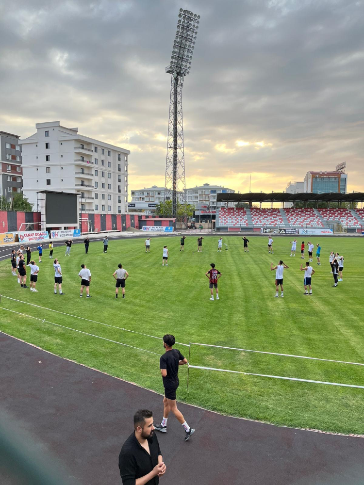 Edremit Belediyesi spor akademisinden büyük başarı