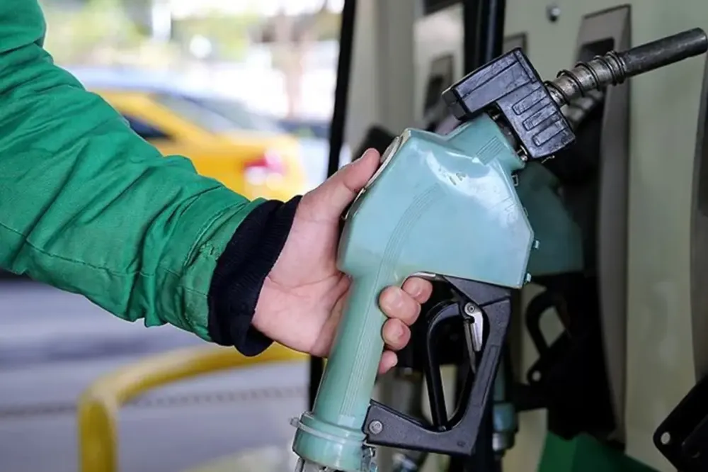 Akaryakıta Psikolojiği bozan zam.  Litre fiyatı 60 lirayı aştı
