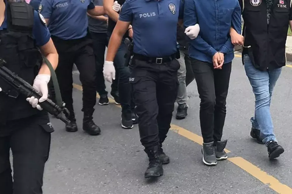 İç İşleri Bakanlığından FETÖ mensuplarına ağır darbe! 63 kişi  göz altına alındı