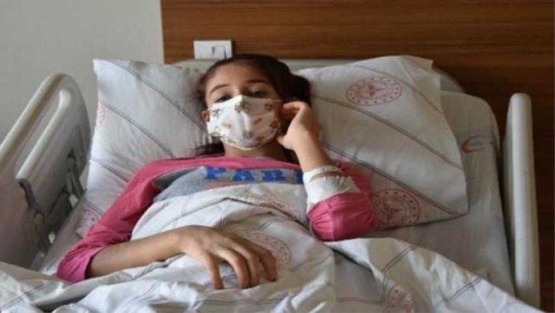 14 yaşındaki kızın karaciğerinden çıkan kitle şaşırttı 