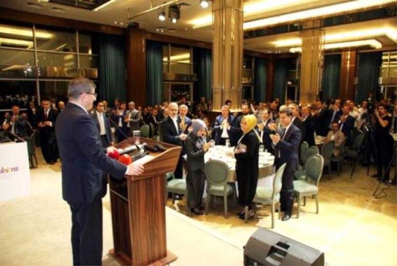 ihracı istenen Ahmet Davutoğlu ekibini topladı