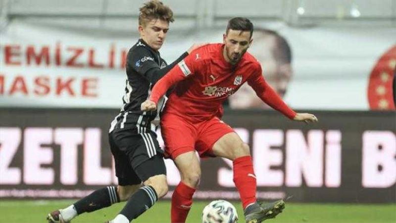 Sivasspor, Beşiktaş maçında bu kadar da olmaz denilen Hakem hatası